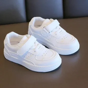 Детская весенне-осенняя новая спортивная обувь для мальчиков и девочек, повседневная обувь для настила, детская маленькая белая обувь на мягкой подошве